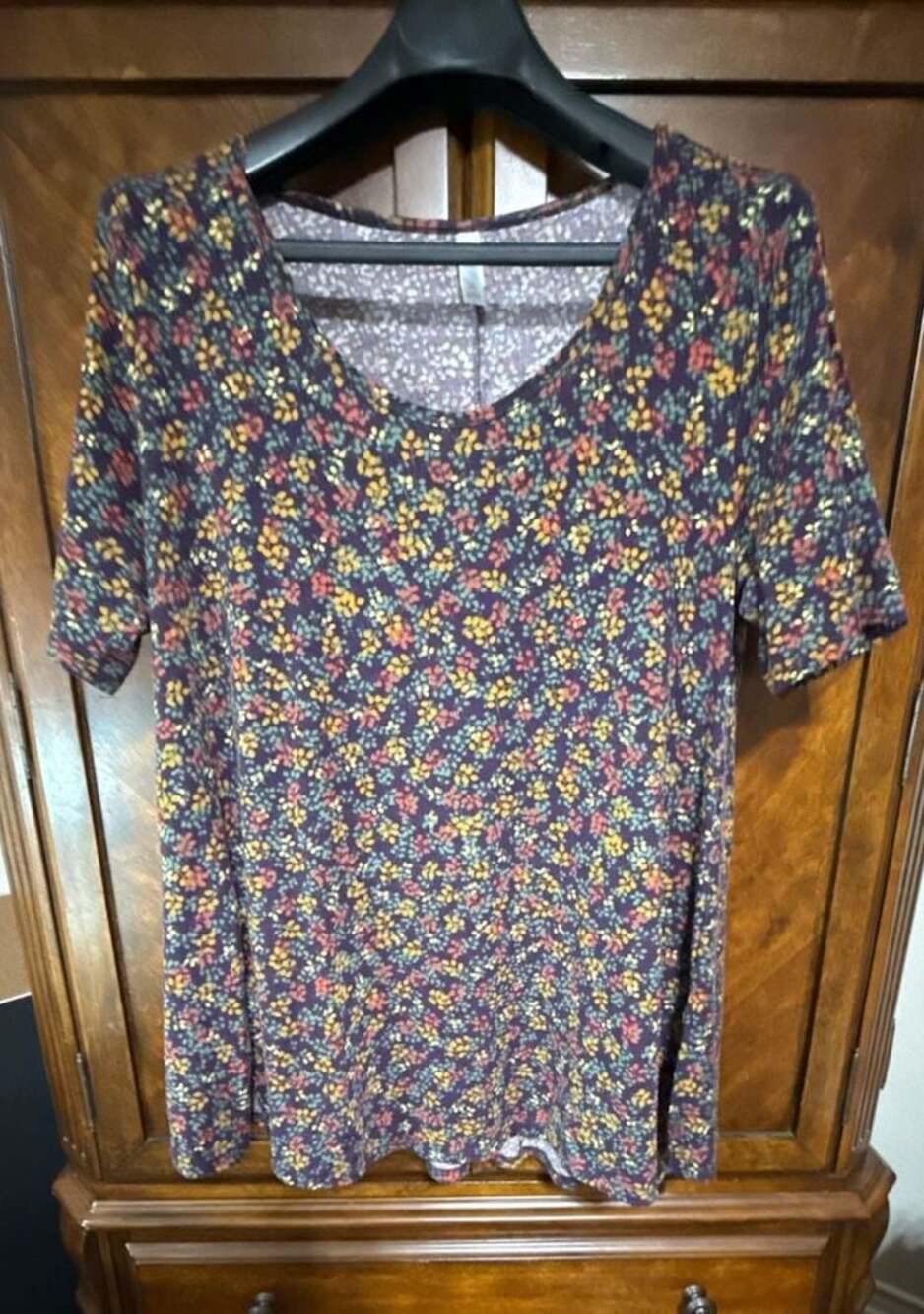 LuLaRoe Purple Floral Short Sleeve Scoop Neck Classic T Top Size XL